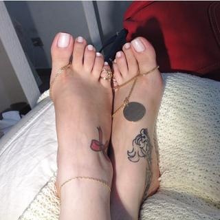 Jaqueline Mello feet photo thumbnail
