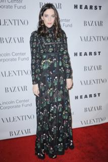 Liv Tyler feet photo thumbnail