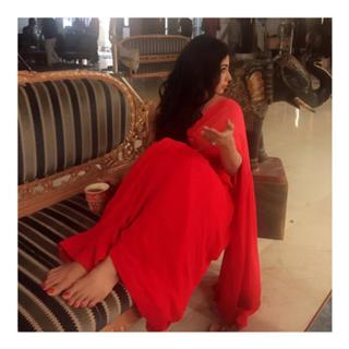 Mouni Roy feet photo thumbnail