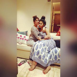 Mouni Roy feet photo thumbnail