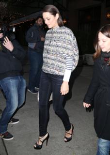 Marion Cotillard feet photo thumbnail