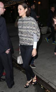 Marion Cotillard feet photo thumbnail