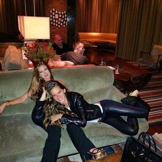 Marina Ruy Barbosa feet photo thumbnail