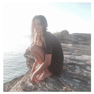 Phoebe Tonkin feet photo thumbnail