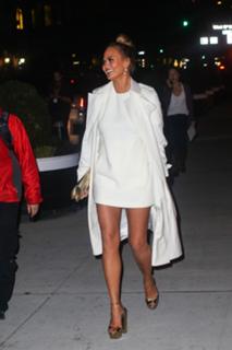 Chrissy Teigen feet photo thumbnail