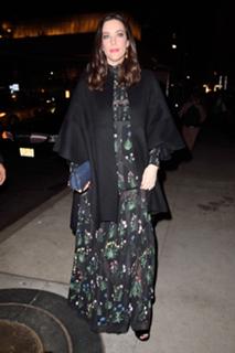 Liv Tyler feet photo thumbnail