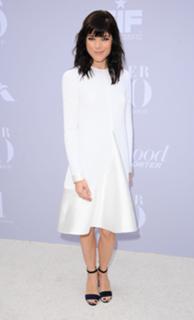 Selma Blair feet photo thumbnail