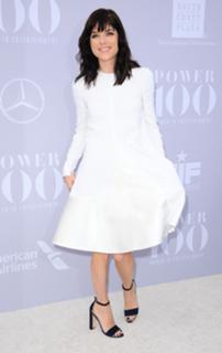 Selma Blair feet photo thumbnail