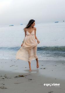 Alessandra Ambrosio feet photo thumbnail