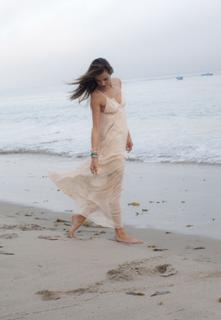 Alessandra Ambrosio feet photo thumbnail