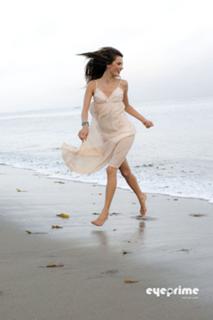 Alessandra Ambrosio feet photo thumbnail