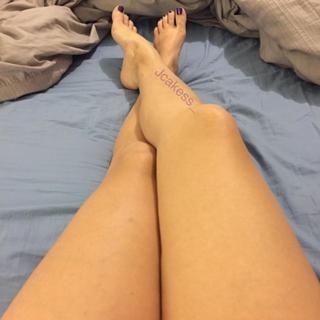 Jenelle Jcakess feet photo thumbnail