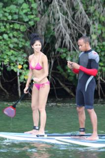 Nicole Scherzinger feet photo thumbnail