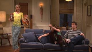 Taylor Swift feet photo thumbnail
