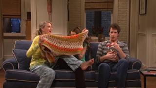 Taylor Swift feet photo thumbnail