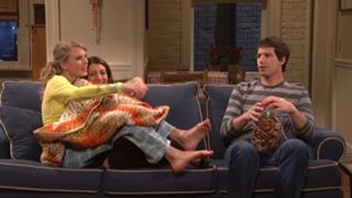 Taylor Swift feet photo thumbnail
