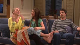 Taylor Swift feet photo thumbnail