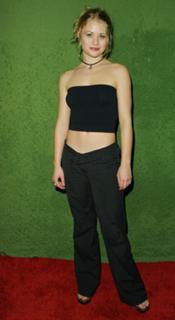 Emilie de Ravin feet photo 4