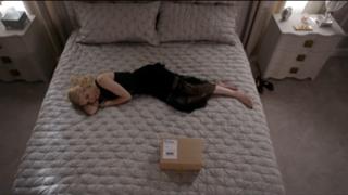 Emma Roberts feet photo thumbnail