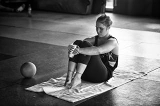 Ronda Rousey feet photo thumbnail