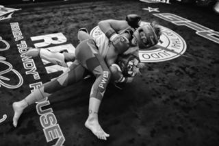 Ronda Rousey feet photo thumbnail