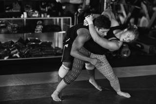 Ronda Rousey feet photo thumbnail
