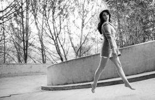Lana Del Rey feet photo thumbnail