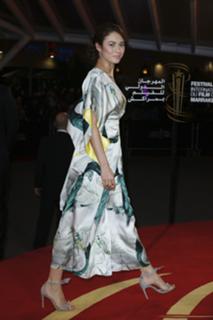 Olga Kurylenko feet photo thumbnail