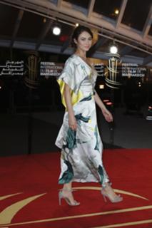 Olga Kurylenko feet photo thumbnail