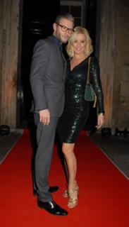 Denise Van Outen feet photo thumbnail