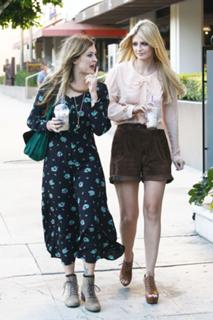 Mischa Barton feet photo thumbnail