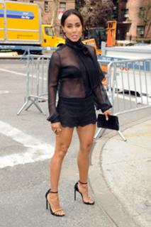 Jada Pinkett Smith feet photo thumbnail