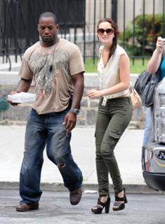 Leighton Meester feet photo thumbnail