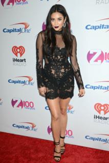 Shay Mitchell feet photo thumbnail