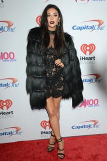 Shay Mitchell feet photo thumbnail