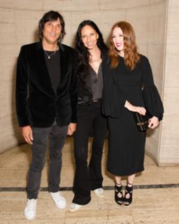 Julianne Moore feet photo thumbnail