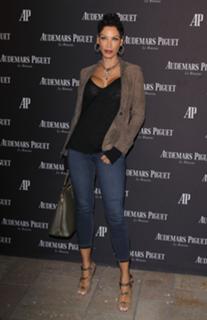 Nicole Murphy feet photo thumbnail