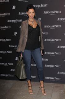 Nicole Murphy feet photo thumbnail