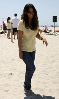 Brooke Burke feet photo thumbnail