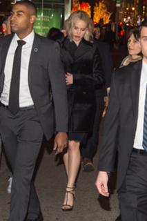 Jennifer Lawrence feet photo thumbnail