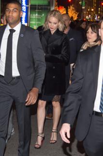 Jennifer Lawrence feet photo thumbnail