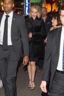 Jennifer Lawrence feet photo thumbnail