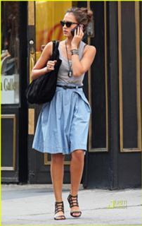 Jessica Alba feet photo thumbnail