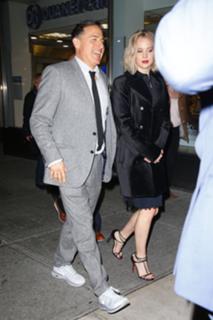 Jennifer Lawrence feet photo thumbnail