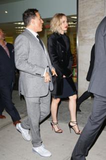 Jennifer Lawrence feet photo thumbnail