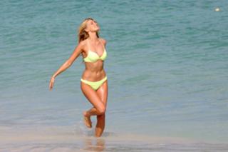Elsa Hosk feet photo thumbnail