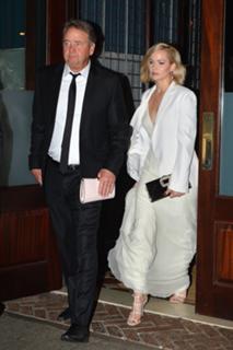 Jennifer Lawrence feet photo thumbnail