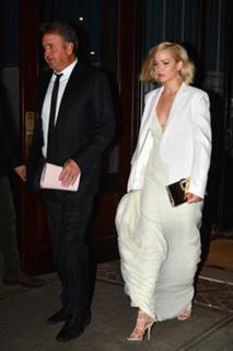 Jennifer Lawrence feet photo thumbnail