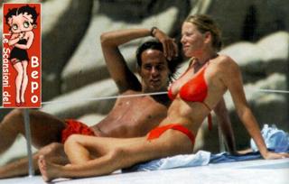 Alessia Marcuzzi feet photo 5