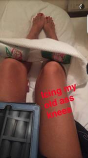 Jessica Alba feet photo thumbnail